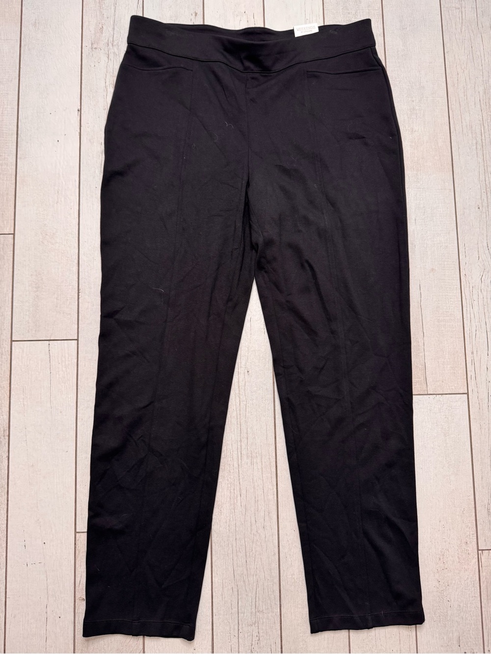 NWT Weekends by Chicos Women’s Size 2 Reg LT Pointe Black Pull On Casual knit